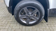 Land Rover Defender 3.0 D250 X-Dynamic SE 90 3dr Auto Diesel Estate